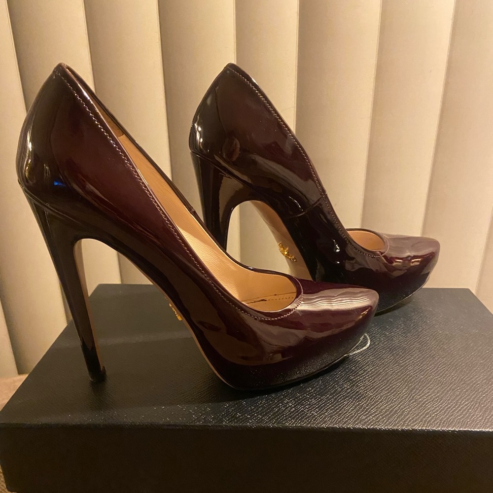 Prada Patent Leather High Heels with Platform 38/8